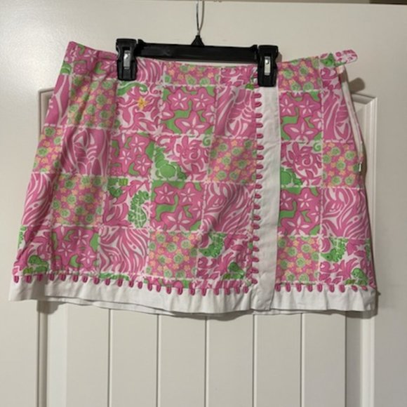 Lilly Pulitzer Pants - Lilly Pulitzer Pink, Green & White Sealife Patch print vintage skort - Size 10